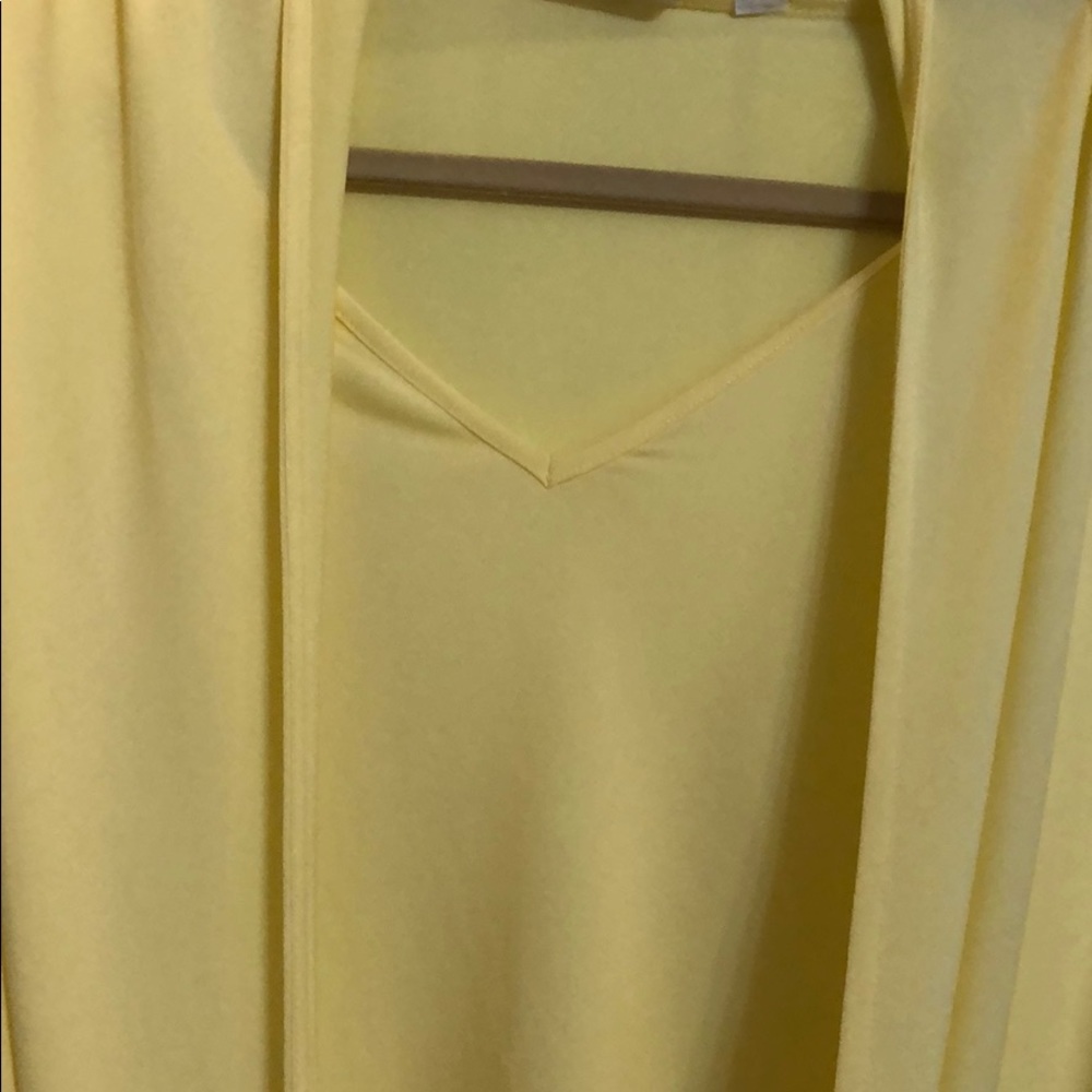 Yellow blouse - Picture 3 of 4